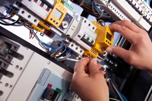 Fabricación de un cuadro de distribución de baja tensión mediante máquinas herramienta